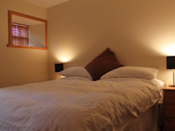 Kingston Apartment 1 - bedroom